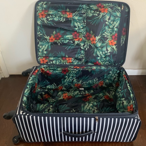 NWT ✨Tommy Bahama 29” expandable spinner suitcase - Picture 4 of 8
